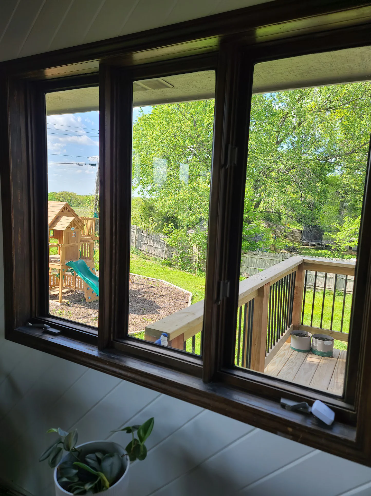 Foggy windows don't have to mean a full window replacement — Savage Glass will assess the damage and find the most affordable solution for your home.